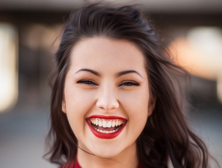 ¿Es seguro el último tratamiento de moda de blanqueado de dientes?